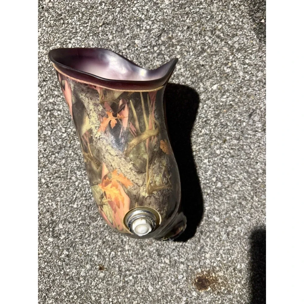 Camo Prosthetic Socket w/ Lyn Valve + 2 Össur Iceross Liners‎ – Display Only